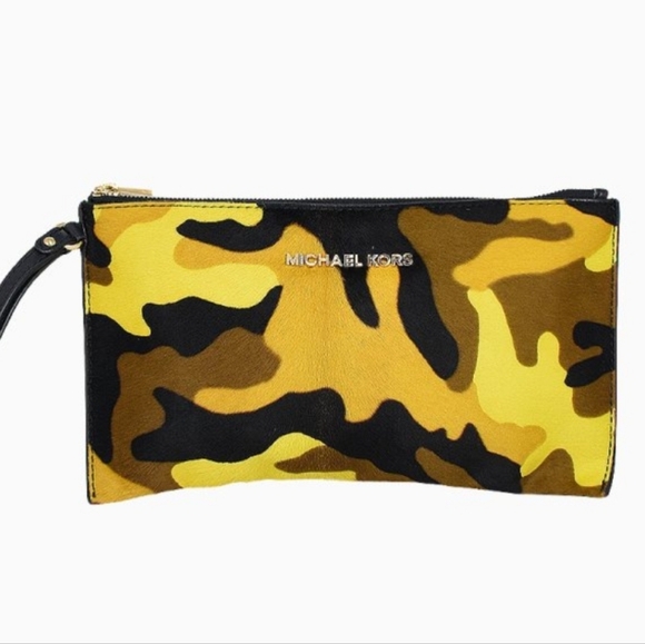 Michael Kors Handbags - Michael Kors Camouflage Wristlet